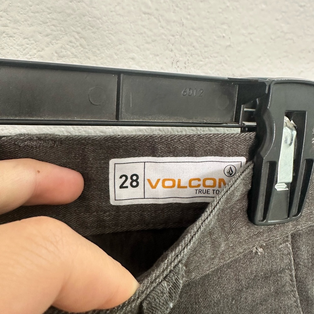 Volcom shorts - Picture 3 of 3